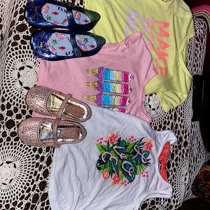3 short sleeves shirt yellow pink and white cones with to causal shoes